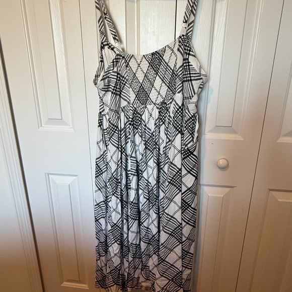 Torrid white/black plaid Midi Dress - Picture 3 of 5